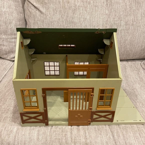 terra by battat Toys Battat Wooden Pet Clinic Farm Veterinary